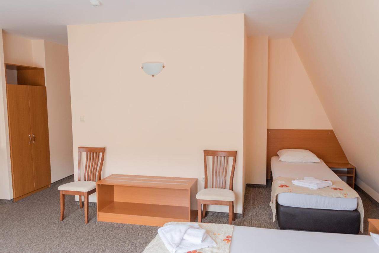 Hotel Eva ラヴダ エクステリア 写真