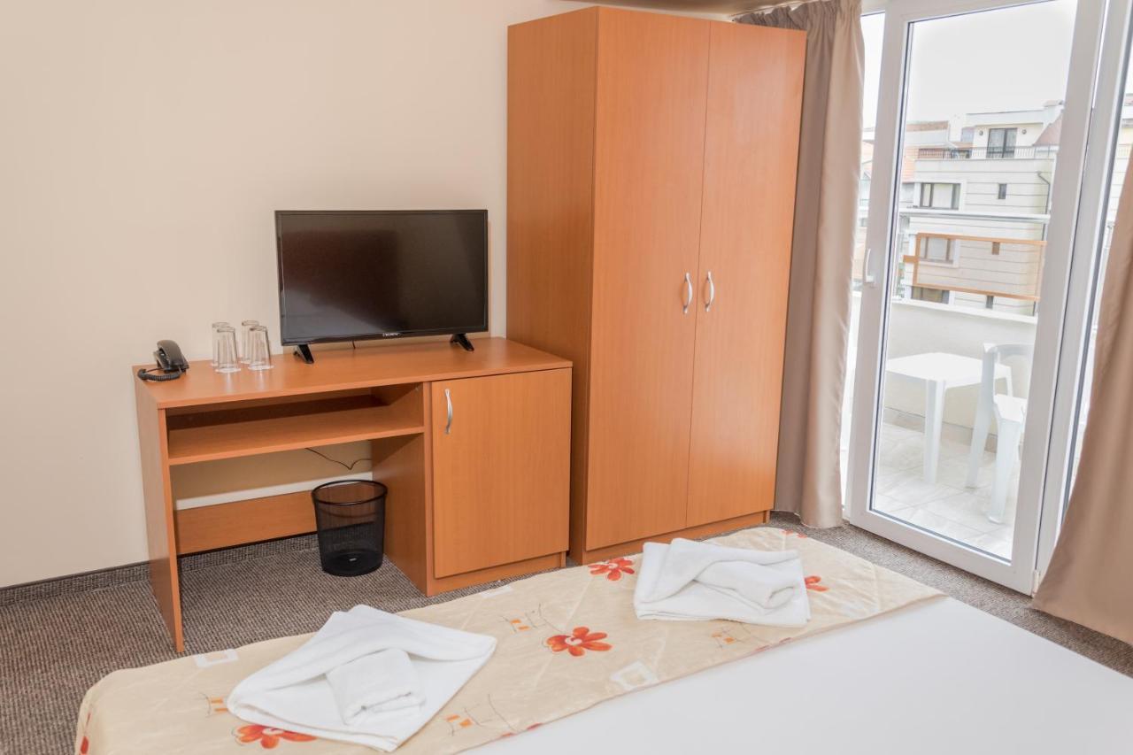 Hotel Eva ラヴダ エクステリア 写真