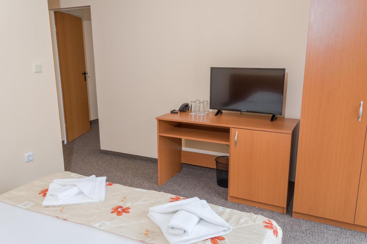 Hotel Eva ラヴダ エクステリア 写真