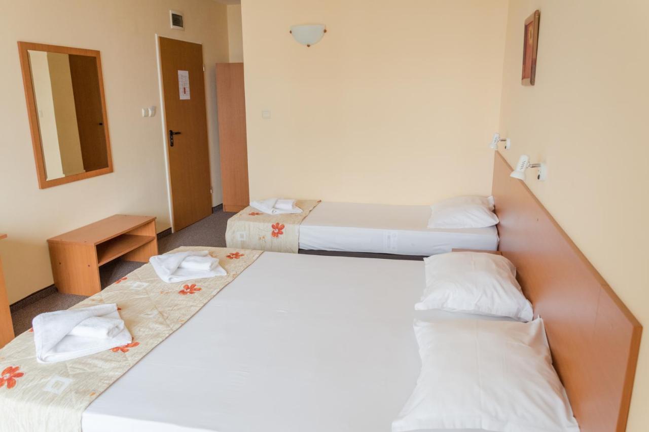 Hotel Eva ラヴダ エクステリア 写真