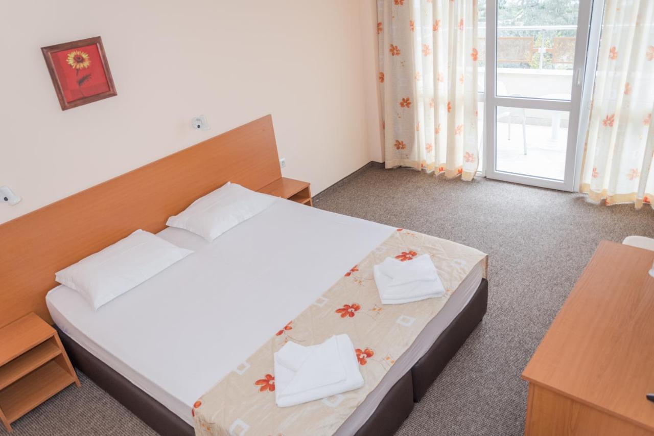 Hotel Eva ラヴダ エクステリア 写真