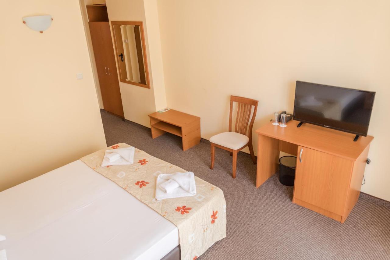 Hotel Eva ラヴダ エクステリア 写真